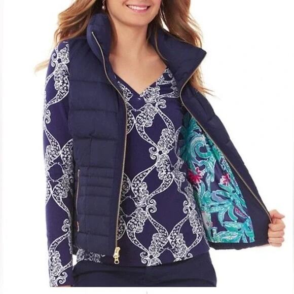 Lilly Pulitzer Navy & Trunk Show Syd Quilted Down Puffer Vest  Size Small - Picture 1 of 12